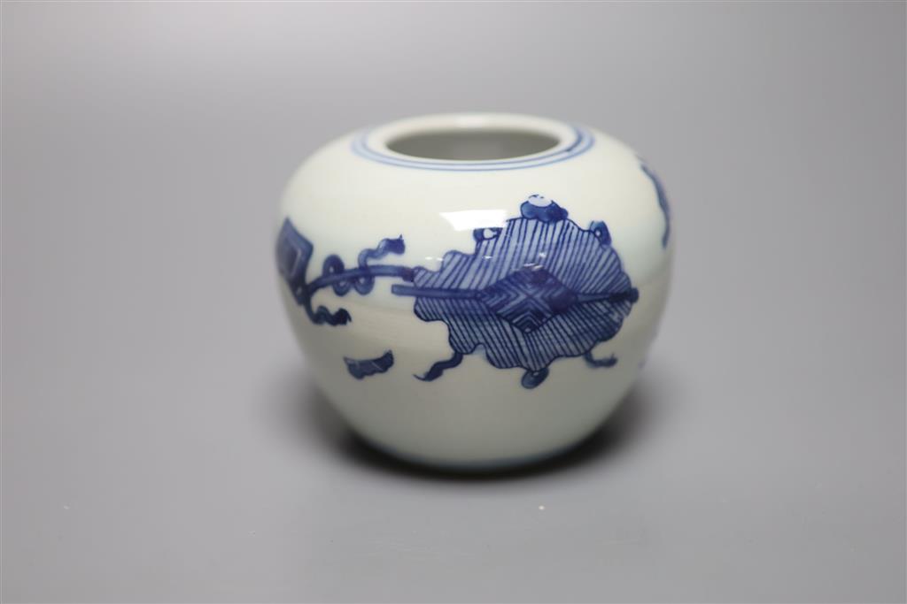 A Chinese blue and white water pot, height 9cm